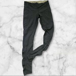 Lululemon Size 6 28" Black Ruffle Leggings